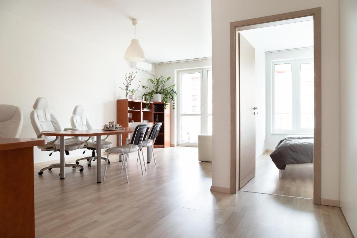 Great Tourist And Business Apartment Near Center Bratislava Extérieur photo