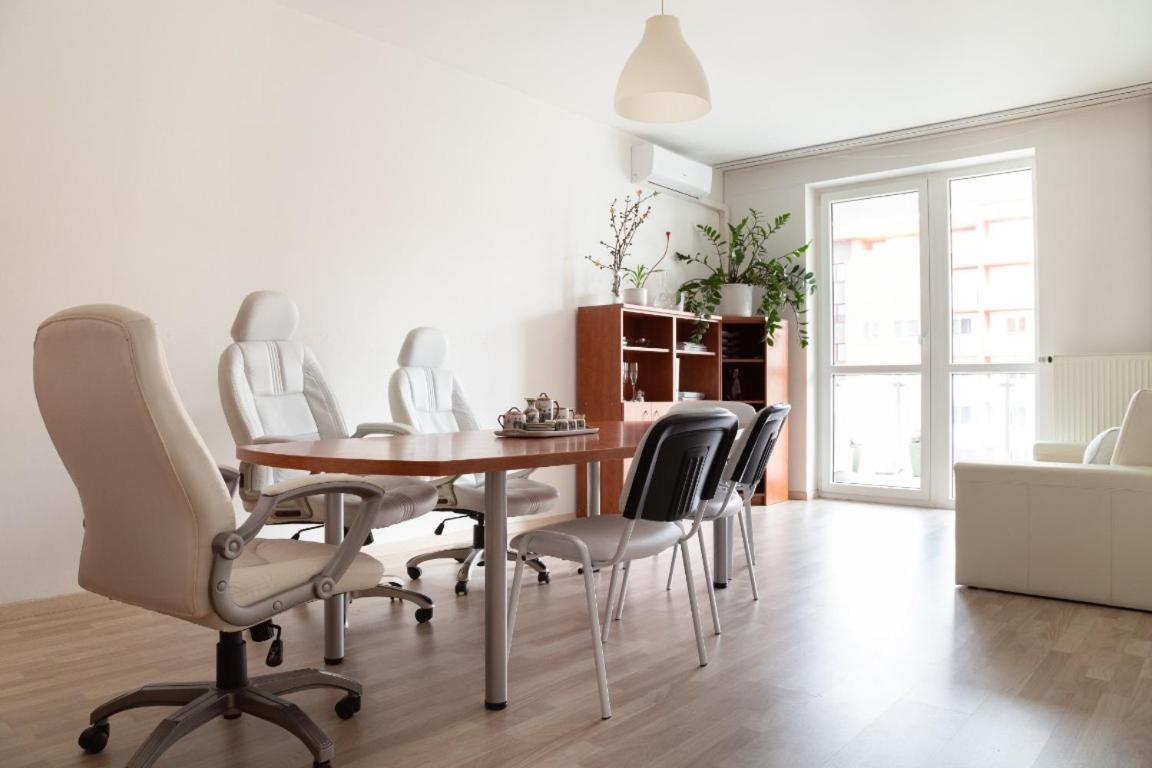 Great Tourist And Business Apartment Near Center Bratislava Extérieur photo