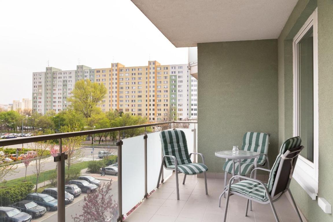 Great Tourist And Business Apartment Near Center Bratislava Extérieur photo