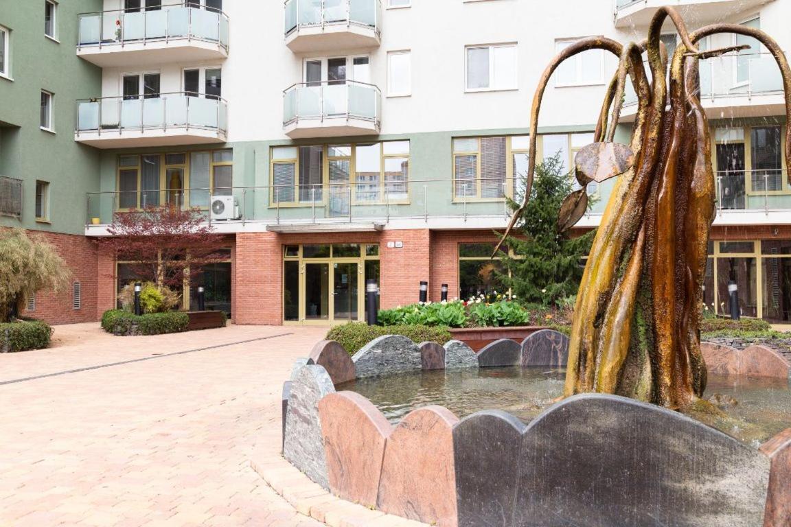 Great Tourist And Business Apartment Near Center Bratislava Extérieur photo