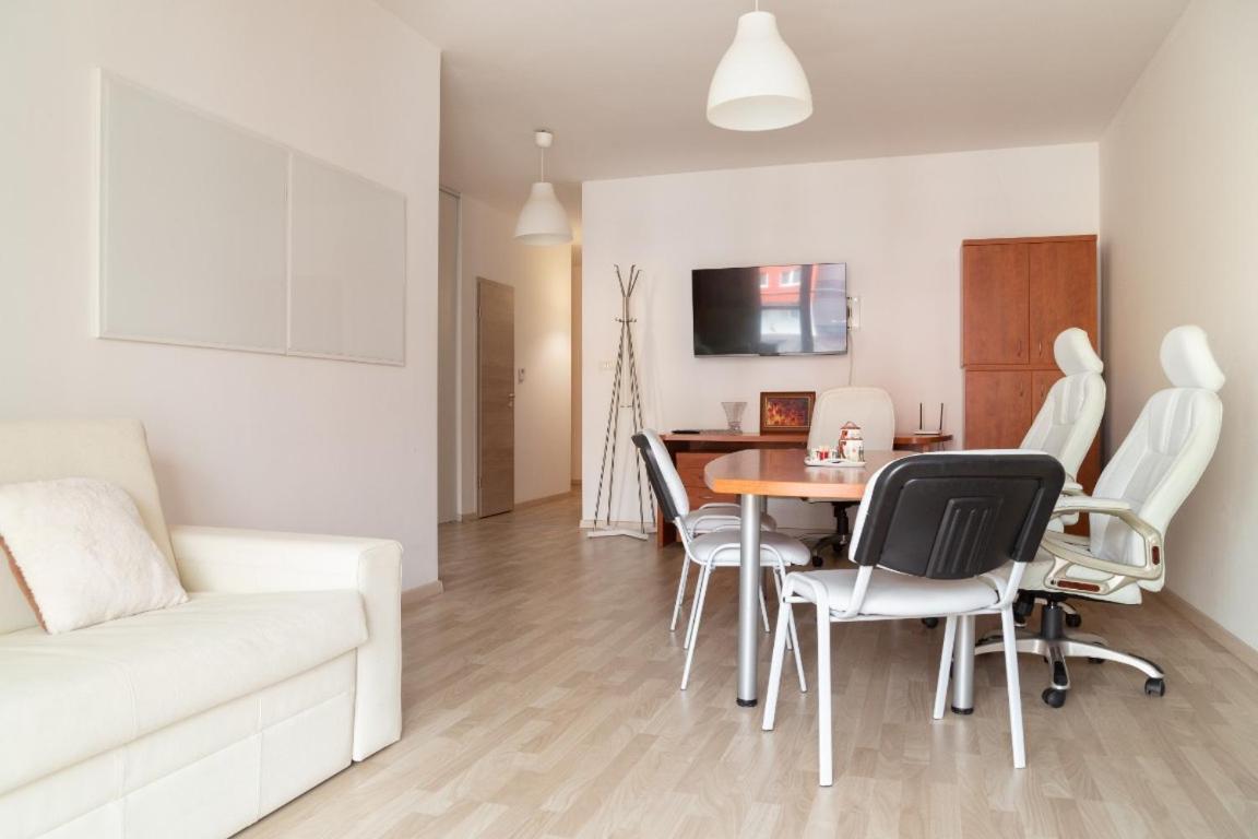 Great Tourist And Business Apartment Near Center Bratislava Extérieur photo