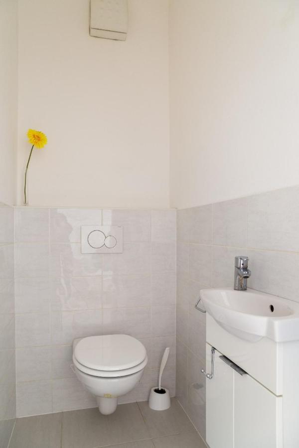 Great Tourist And Business Apartment Near Center Bratislava Extérieur photo